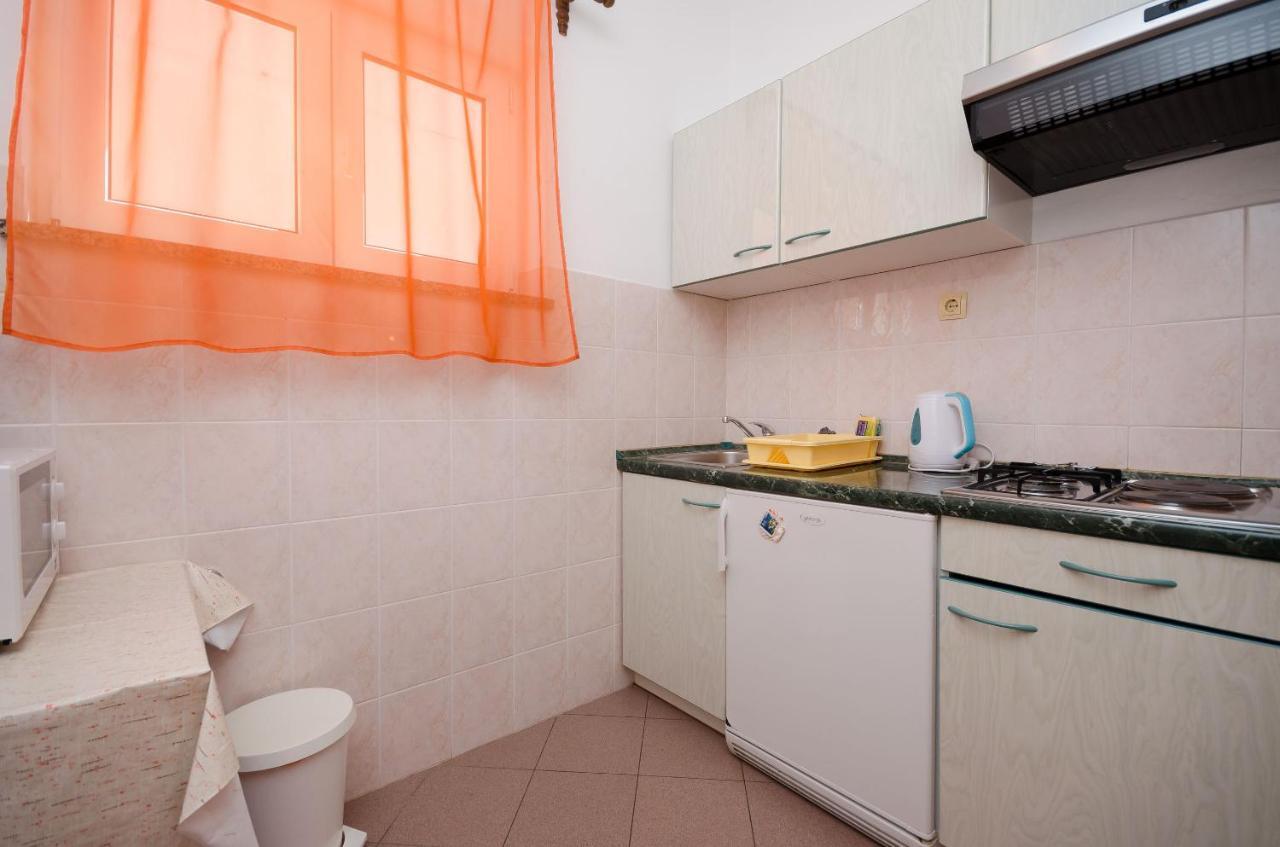 Apartments Mirjana B Lopar Exterior photo